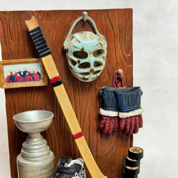 Russ Berrie & Co Hockey Theme Sports 1 Bookend Hand Painted Resin 6”x4” - Picture 4 of 15